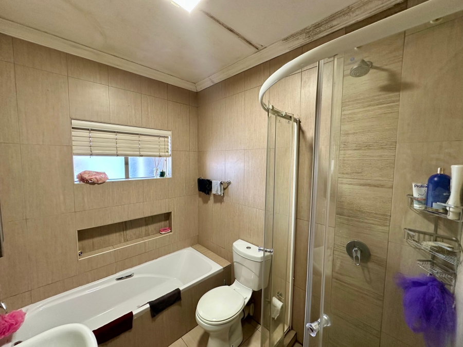 2 Bedroom Property for Sale in Moregloed Gauteng