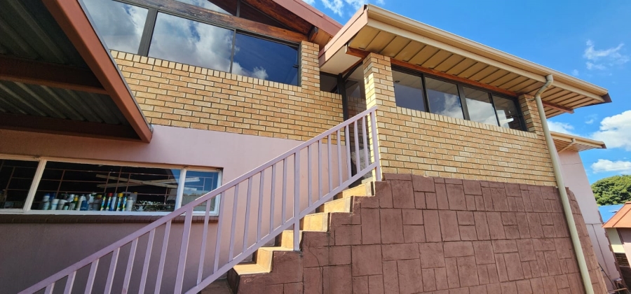 3 Bedroom Property for Sale in Mountain View Gauteng