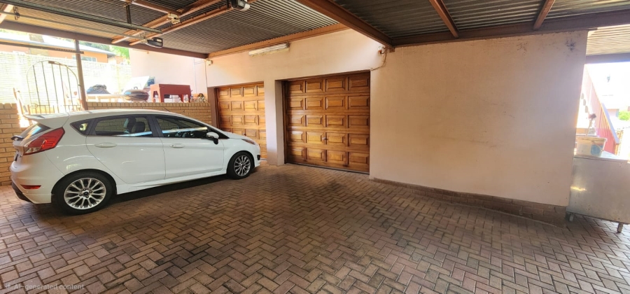 3 Bedroom Property for Sale in Mountain View Gauteng