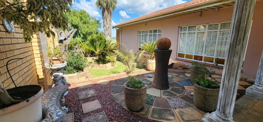 3 Bedroom Property for Sale in Mountain View Gauteng