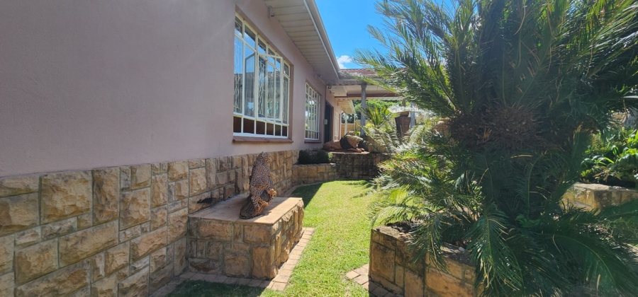3 Bedroom Property for Sale in Mountain View Gauteng