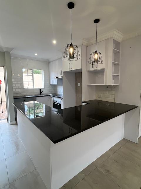 2 Bedroom Property for Sale in Wierda Crest Estate Gauteng