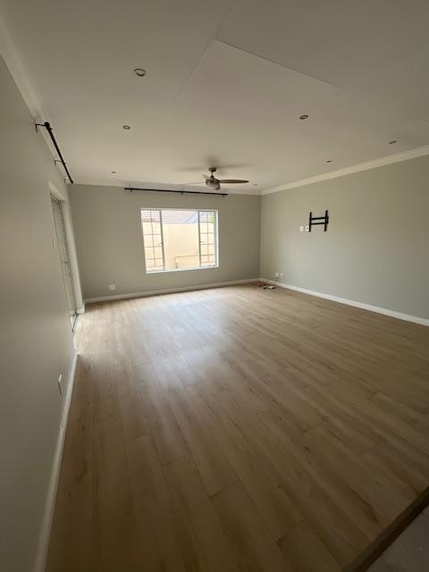 2 Bedroom Property for Sale in Wierda Crest Estate Gauteng