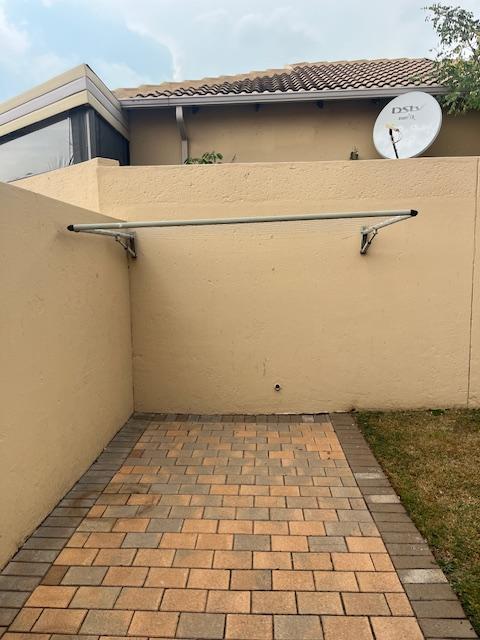 2 Bedroom Property for Sale in Wierda Crest Estate Gauteng