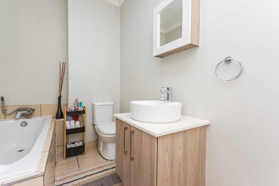 2 Bedroom Property for Sale in Halfway Gardens Gauteng