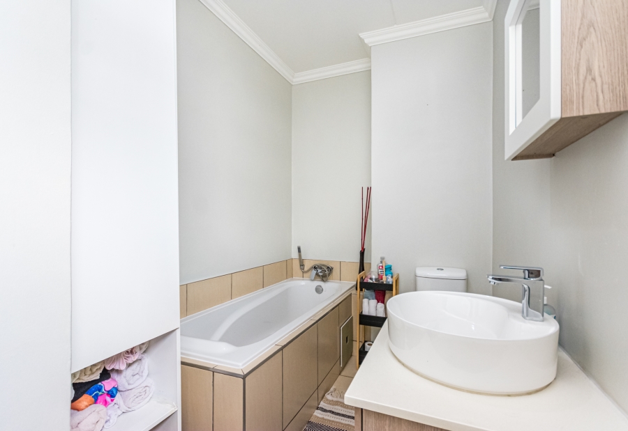 2 Bedroom Property for Sale in Halfway Gardens Gauteng