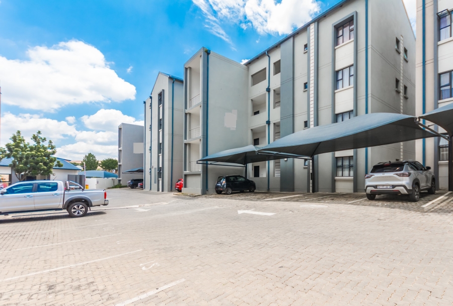 2 Bedroom Property for Sale in Halfway Gardens Gauteng