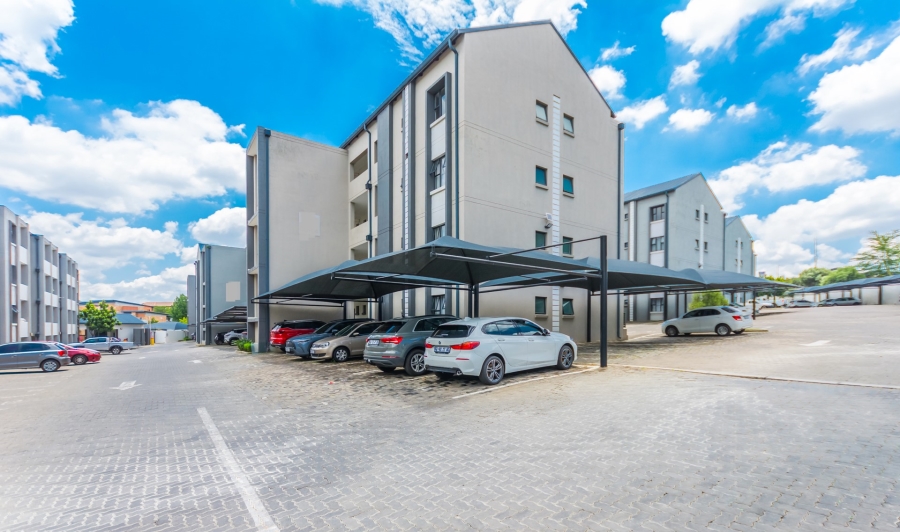 2 Bedroom Property for Sale in Halfway Gardens Gauteng