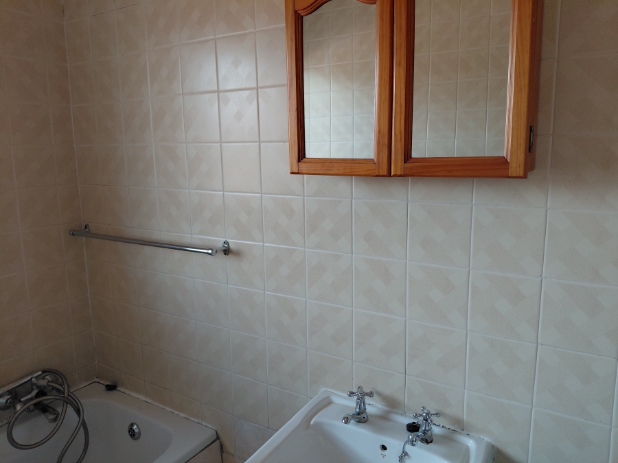 To Let 2 Bedroom Property for Rent in Buccleuch Gauteng