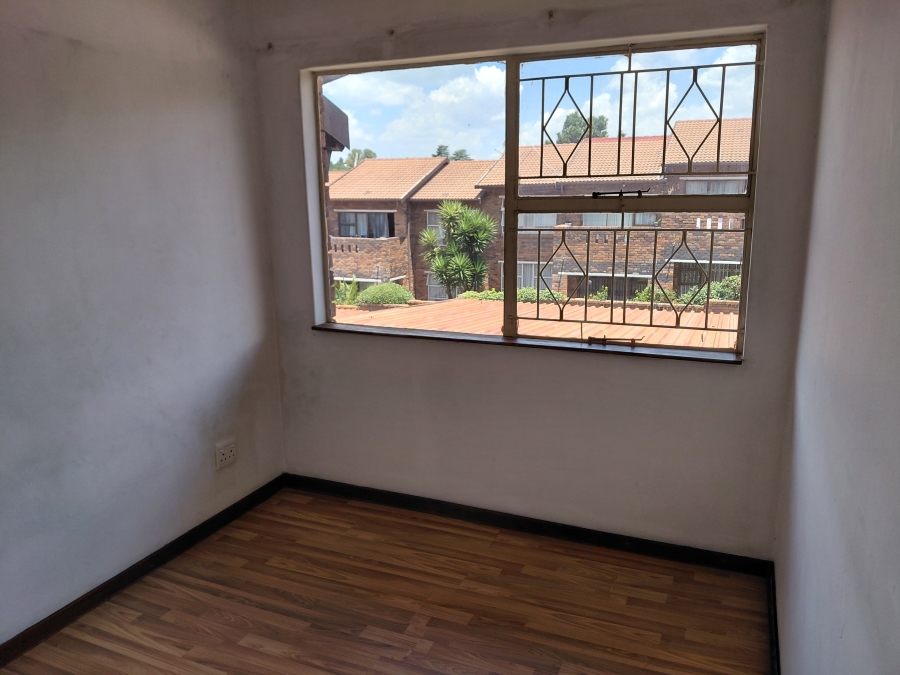 To Let 2 Bedroom Property for Rent in Buccleuch Gauteng