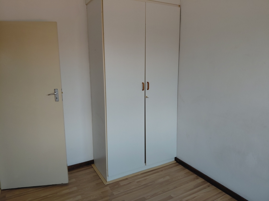 To Let 2 Bedroom Property for Rent in Buccleuch Gauteng