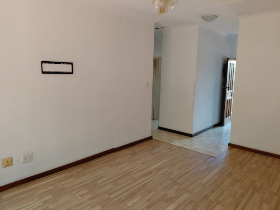 To Let 2 Bedroom Property for Rent in Buccleuch Gauteng