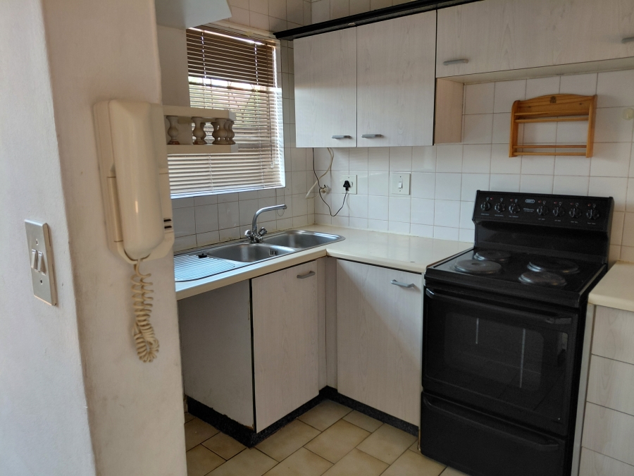 To Let 2 Bedroom Property for Rent in Buccleuch Gauteng