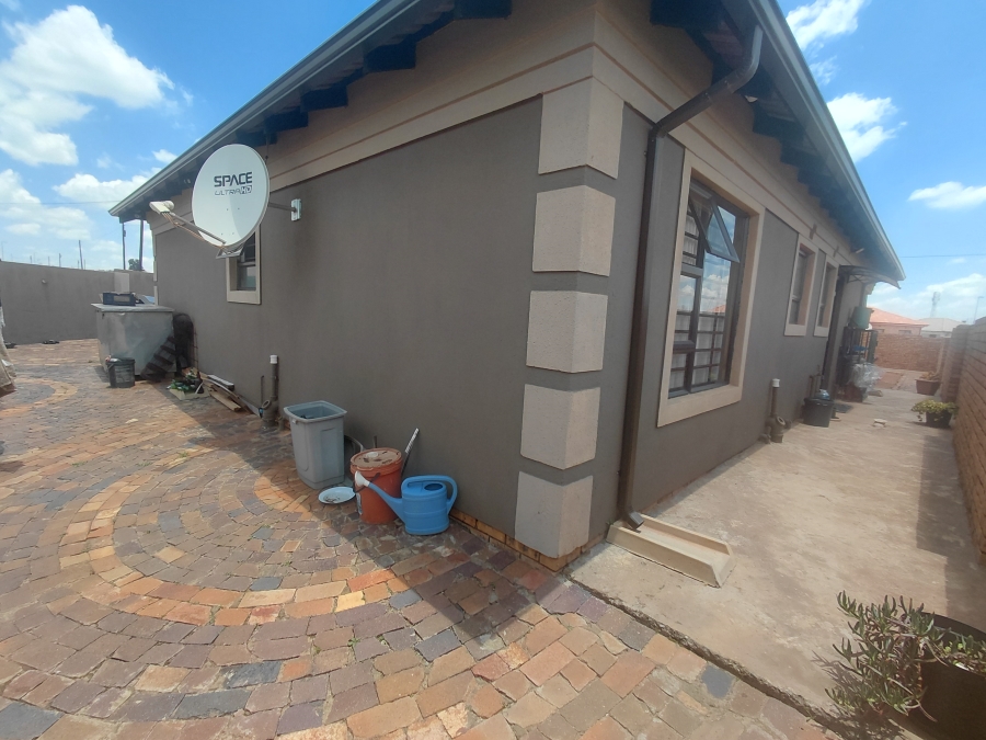 3 Bedroom Property for Sale in West Rand A H Gauteng
