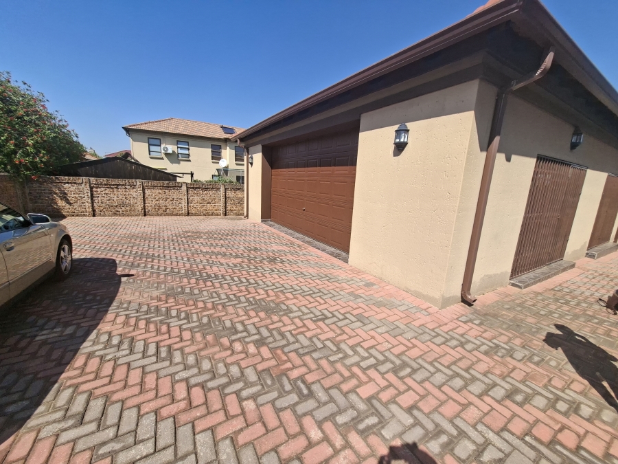4 Bedroom Property for Sale in Sunward Park Gauteng