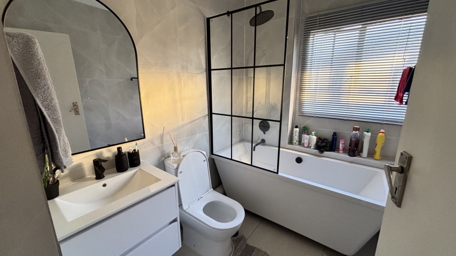 2 Bedroom Property for Sale in Terenure Gauteng