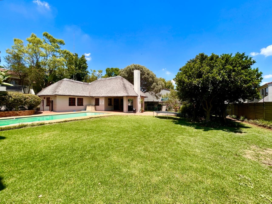 To Let 2 Bedroom Property for Rent in Sunninghill Gauteng