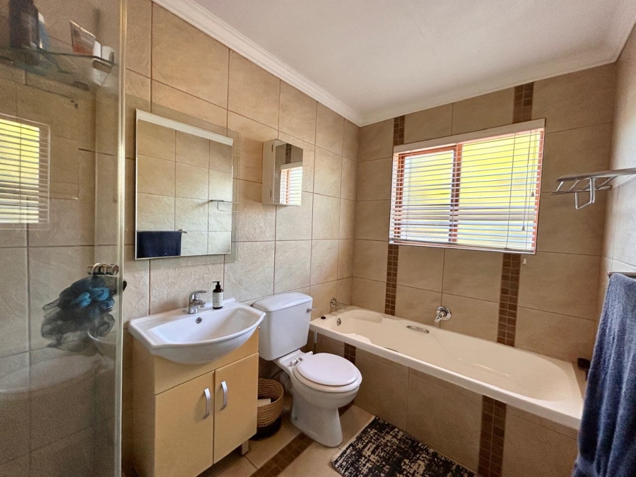 To Let 2 Bedroom Property for Rent in Sunninghill Gauteng