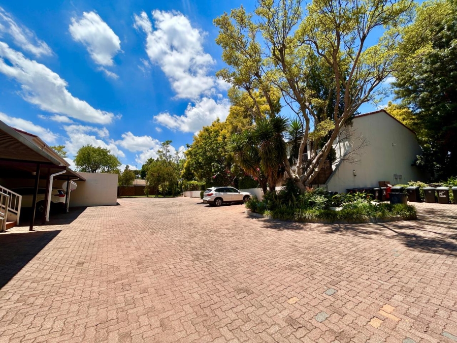 To Let 2 Bedroom Property for Rent in Sunninghill Gauteng
