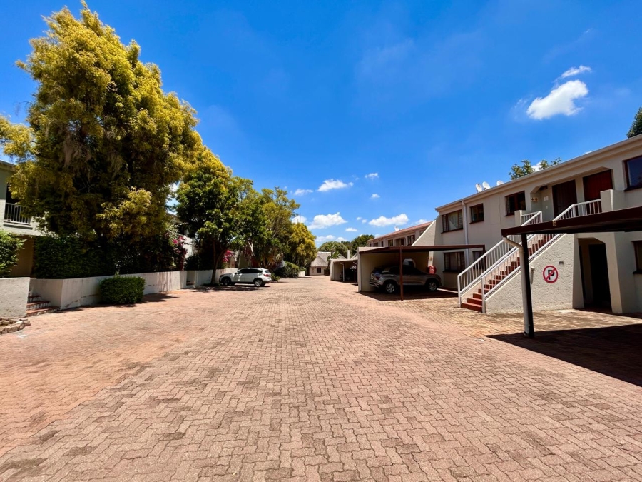 To Let 2 Bedroom Property for Rent in Sunninghill Gauteng