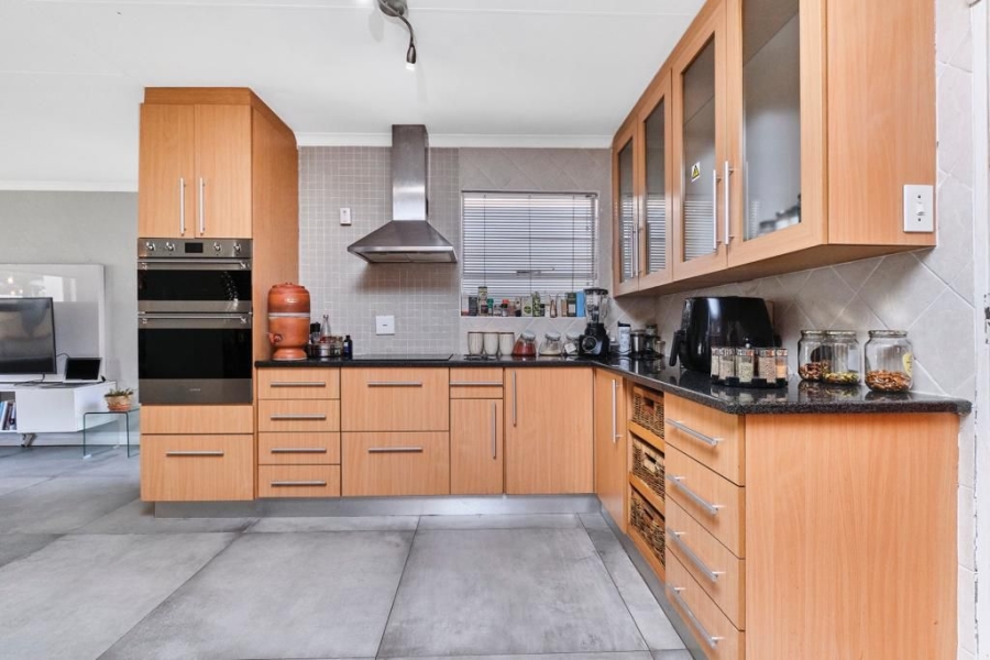 To Let 2 Bedroom Property for Rent in Morningside Gauteng