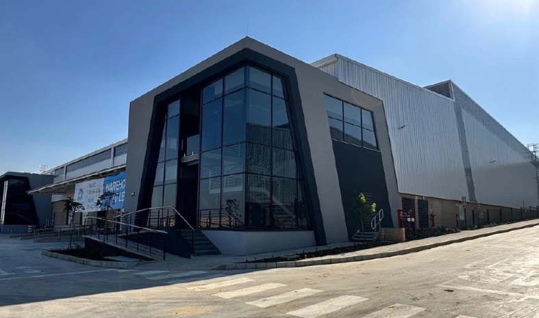 To Let commercial Property for Rent in Airport Park Gauteng