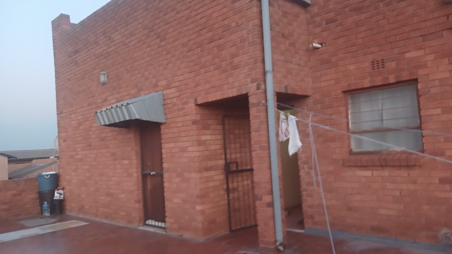 18 Bedroom Property for Sale in Hospital View Gauteng