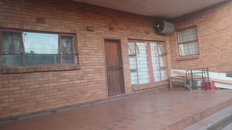 18 Bedroom Property for Sale in Hospital View Gauteng