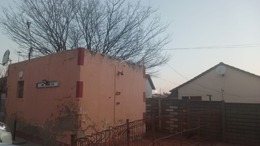18 Bedroom Property for Sale in Hospital View Gauteng