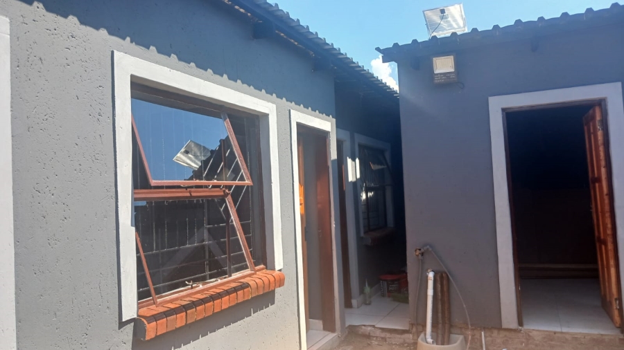 7 Bedroom Property for Sale in Tembisa Central Gauteng