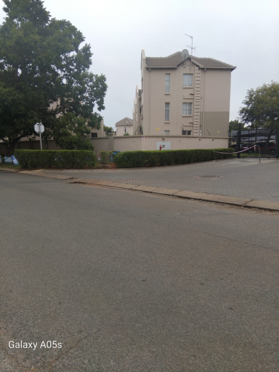 2 Bedroom Property for Sale in Klippoortje Gauteng