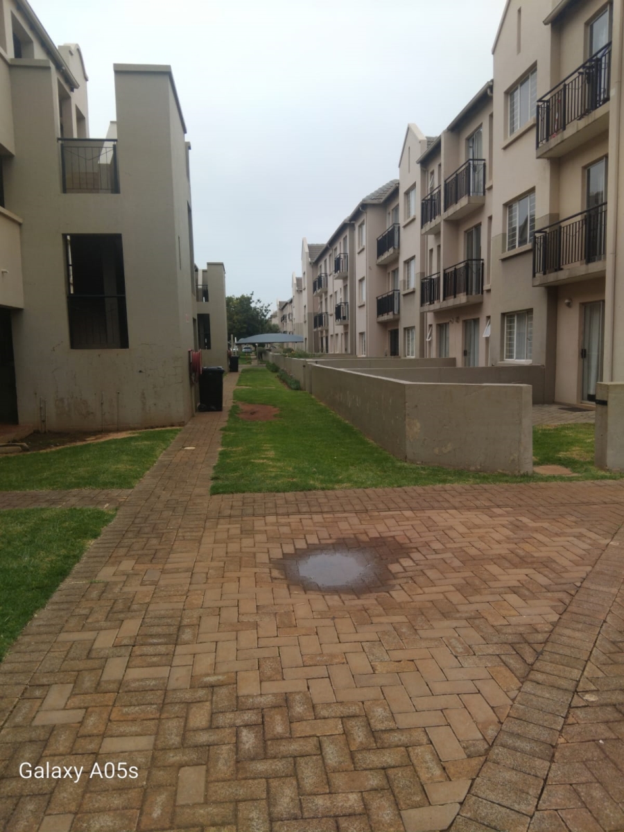2 Bedroom Property for Sale in Klippoortje Gauteng