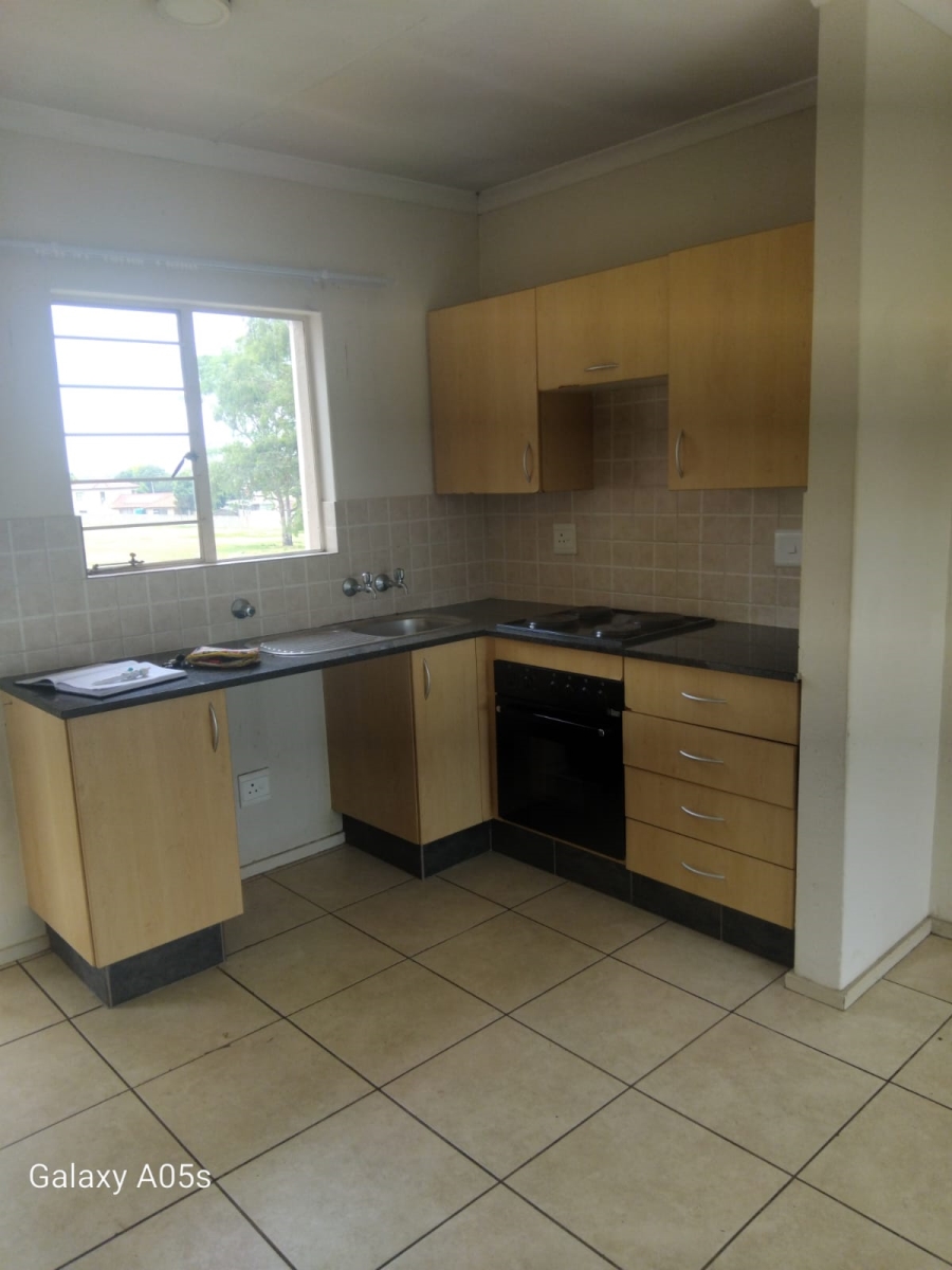 2 Bedroom Property for Sale in Klippoortje Gauteng