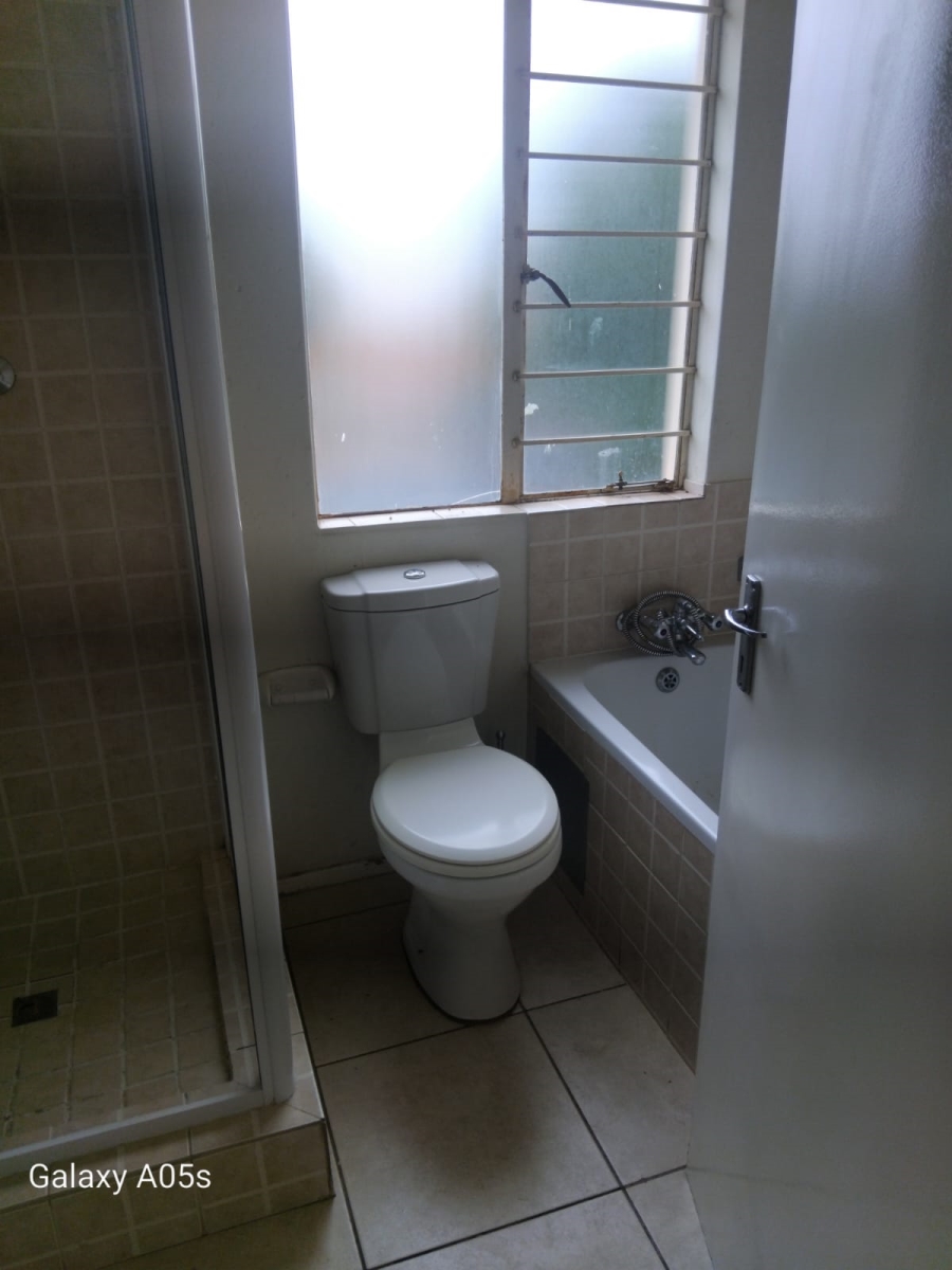 2 Bedroom Property for Sale in Klippoortje Gauteng