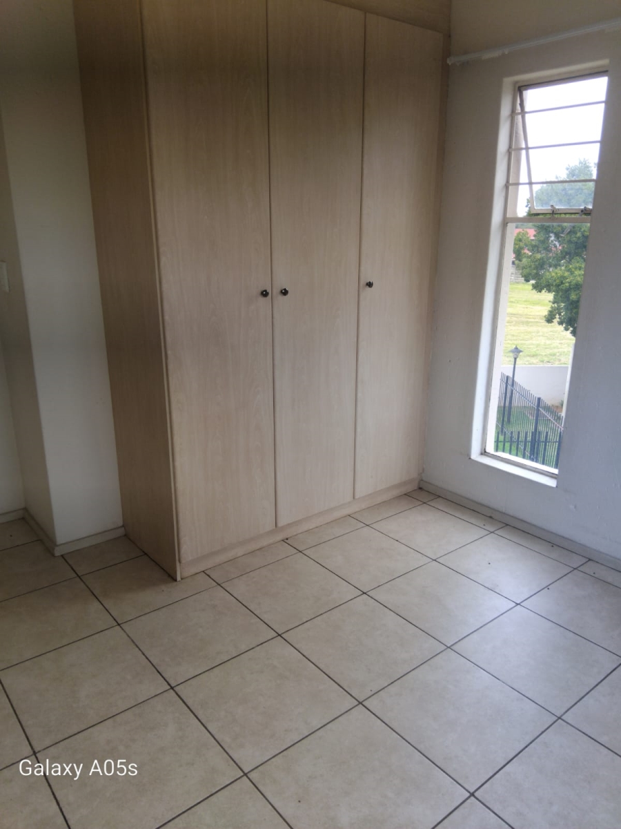 2 Bedroom Property for Sale in Klippoortje Gauteng