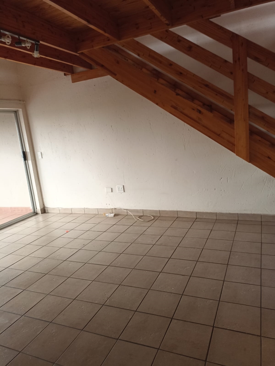 To Let 2 Bedroom Property for Rent in Erand Gardens Gauteng