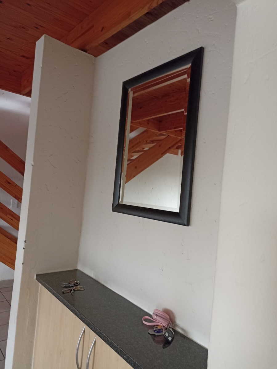 To Let 2 Bedroom Property for Rent in Erand Gardens Gauteng