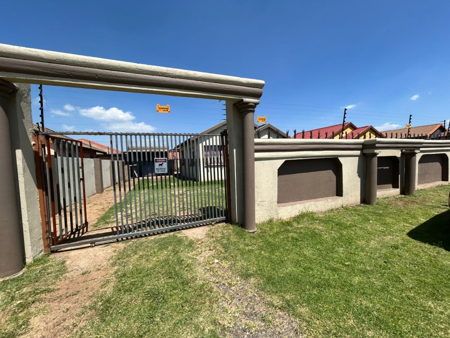 2 Bedroom Property for Sale in New Payneville Gauteng