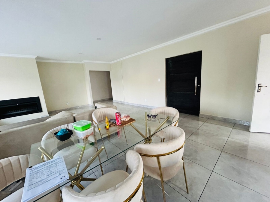 3 Bedroom Property for Sale in Strubenvale Gauteng
