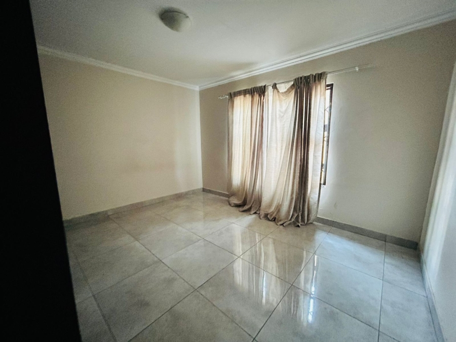 3 Bedroom Property for Sale in Strubenvale Gauteng