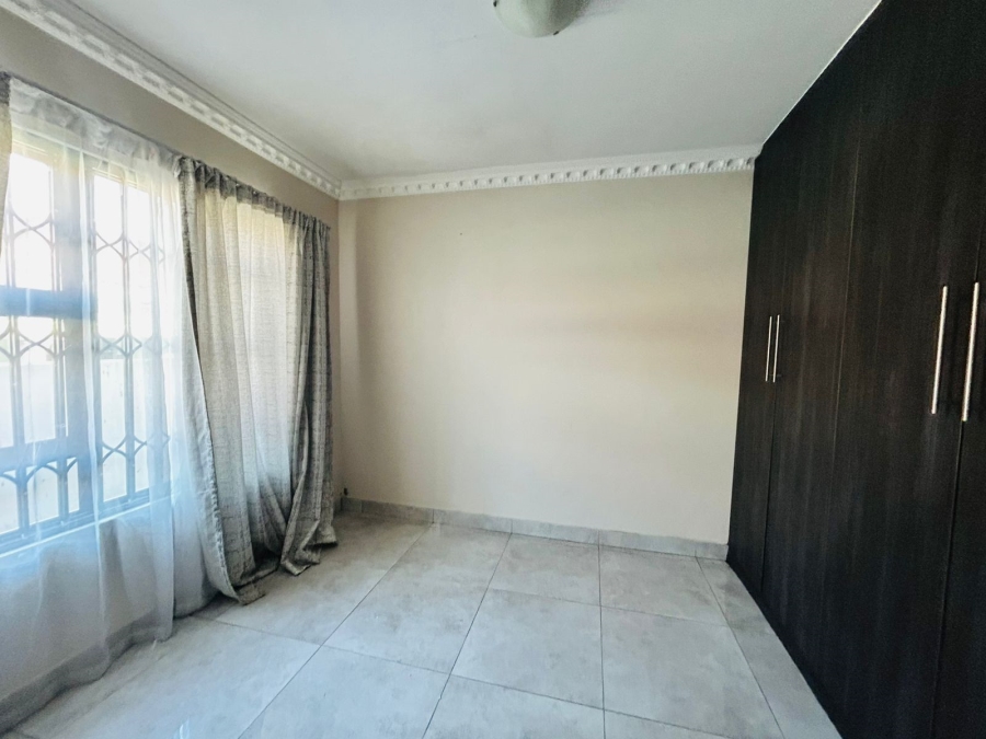 3 Bedroom Property for Sale in Strubenvale Gauteng