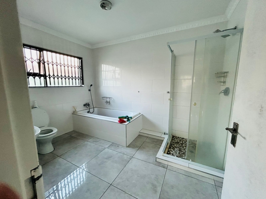 3 Bedroom Property for Sale in Strubenvale Gauteng