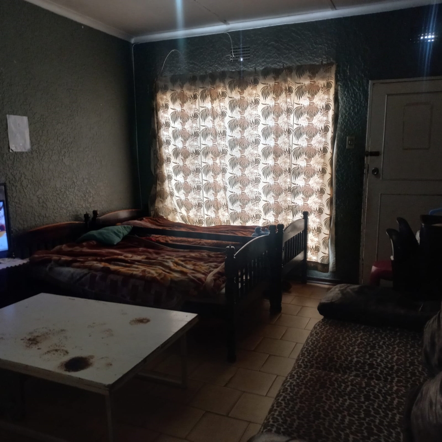 6 Bedroom Property for Sale in La Rochelle Gauteng