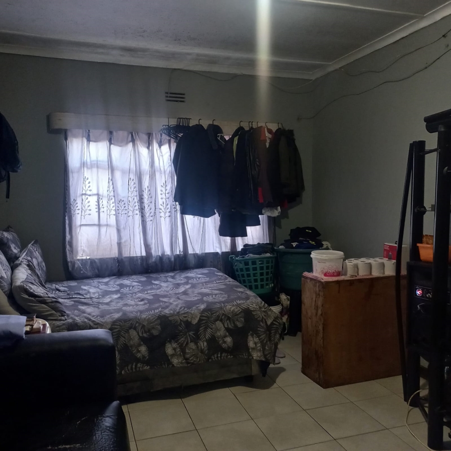 6 Bedroom Property for Sale in La Rochelle Gauteng