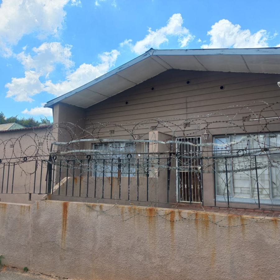 6 Bedroom Property for Sale in La Rochelle Gauteng