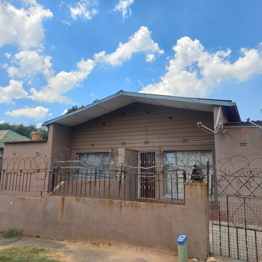 6 Bedroom Property for Sale in La Rochelle Gauteng