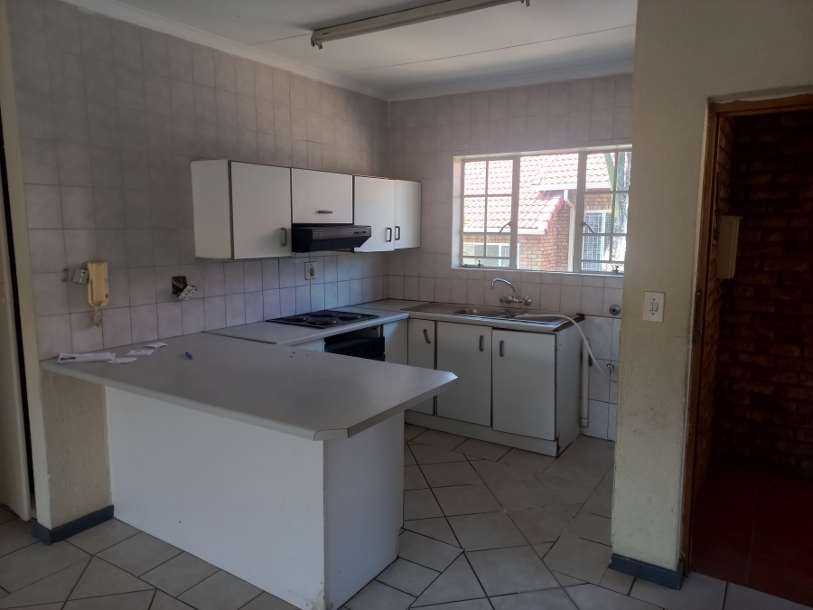 3 Bedroom Property for Sale in Glenvista Gauteng