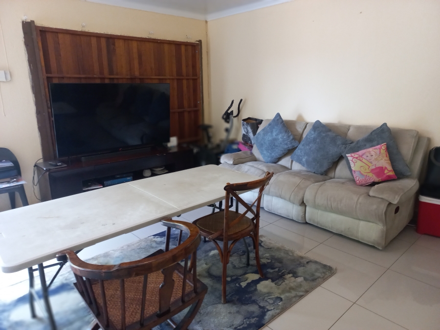 5 Bedroom Property for Sale in Mondeor Gauteng