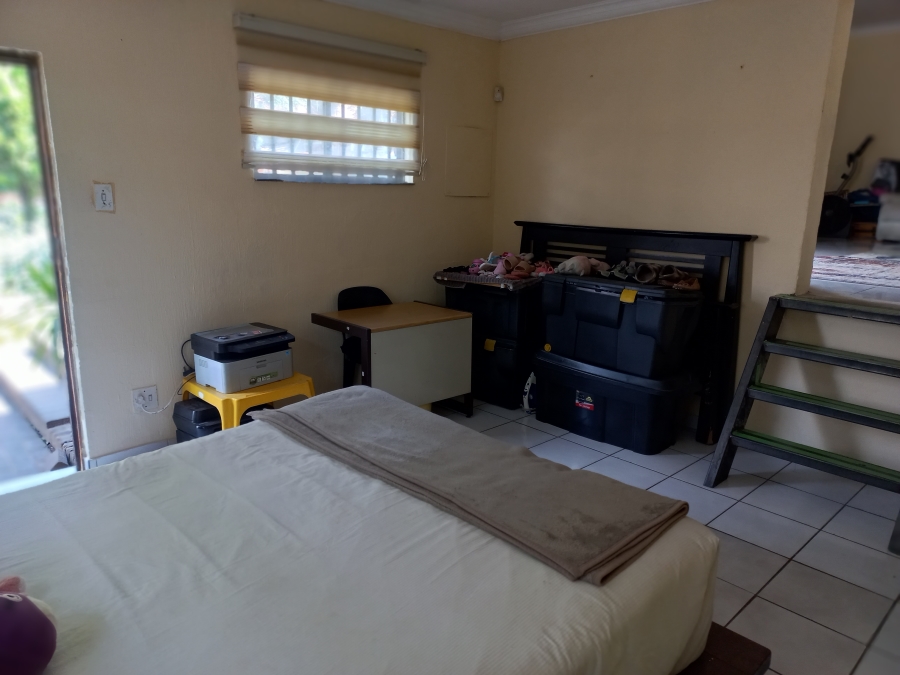 5 Bedroom Property for Sale in Mondeor Gauteng