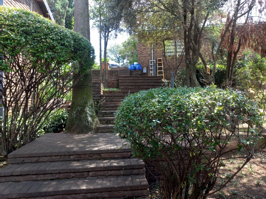 5 Bedroom Property for Sale in Mondeor Gauteng